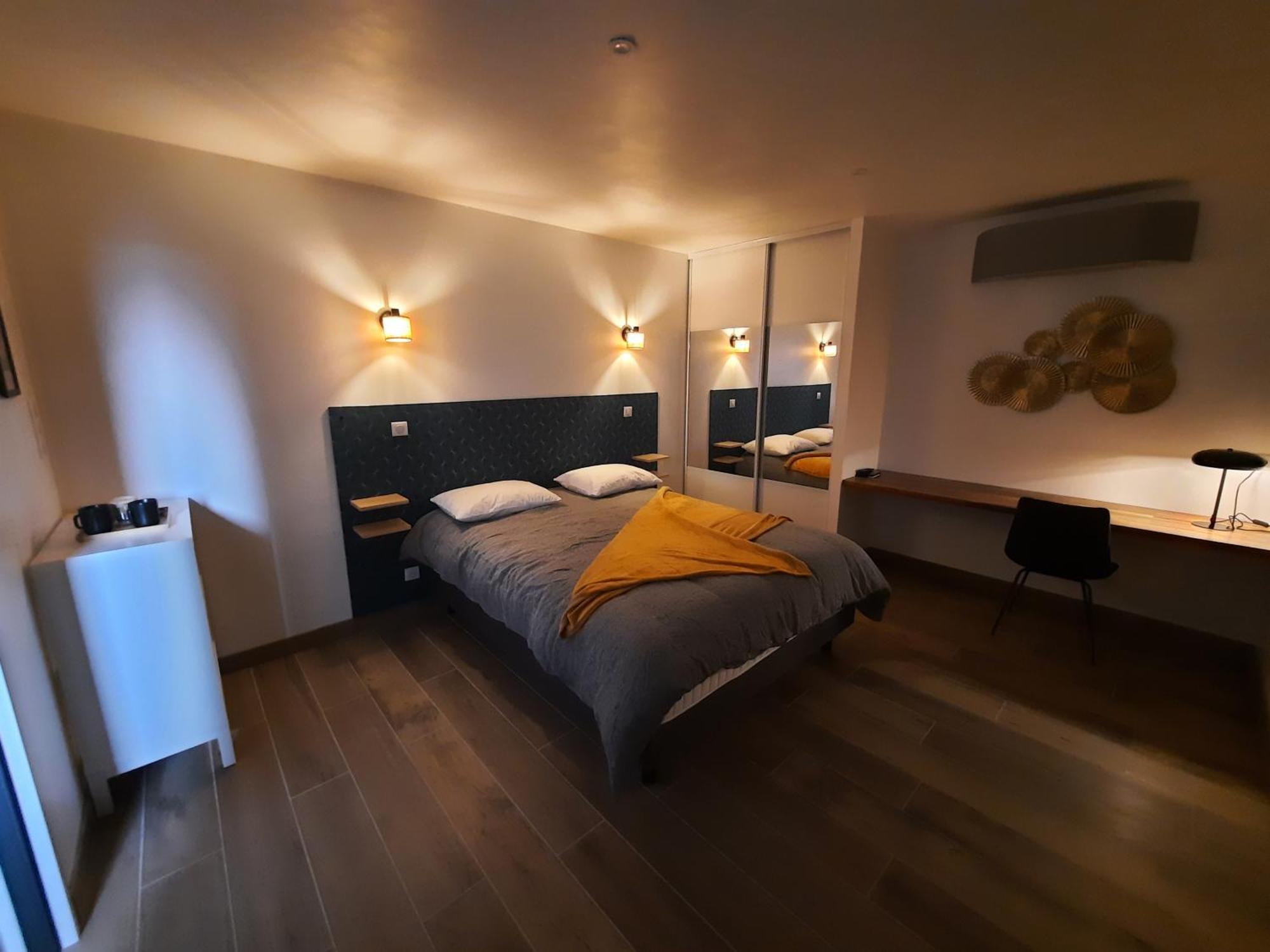 Petit Coin De Paradis, Calme Et Confort Garantie ! Chambre Independante Dans Une Dependance ! มงโตบ็อง ภายนอก รูปภาพ
